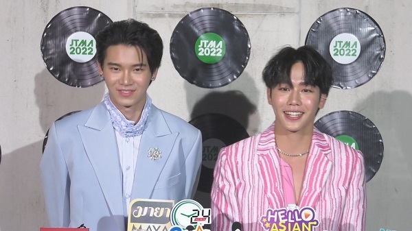 “หยิ่น–วอร์” ปลื้มแฟนคลับซัพพอร์ต แย้มมีผลงานร่วมกับ “แดน วรเวช” ให้ติดตาม (มีคลิป) “หยิ่น–วอร์” ปลื้มแฟนคลับซัพพอร์ต แย้มมีผลงานร่วมกับ “แดน วรเวช” ให้ติดตาม (มีคลิป)