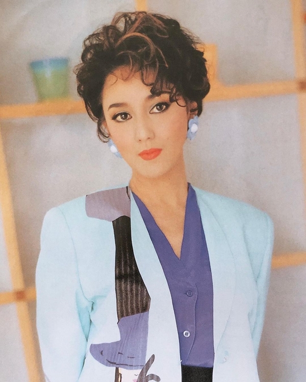 ตุ๊ก ดวงตา อวดภาพสมัยสาว ๆ พูดได้คำเดียว สวยมาก!!! ตุ๊ก ดวงตา อวดภาพสมัยสาว ๆ พูดได้คำเดียว สวยมาก!!!