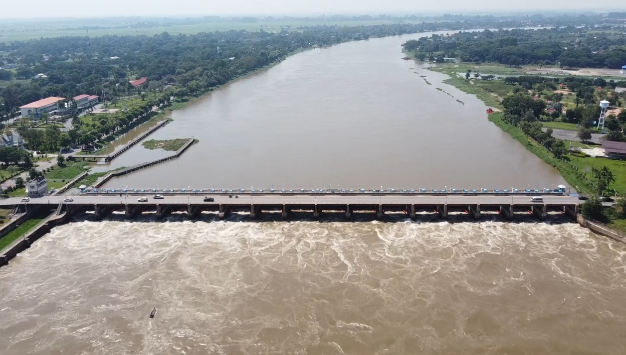 เปิดภาพมุมสูง เขื่อนเจ้าพระยา และร่องรอยความเสียหายหลังน้ำลด เปิดภาพมุมสูง เขื่อนเจ้าพระยา และร่องรอยความเสียหายหลังน้ำลด
