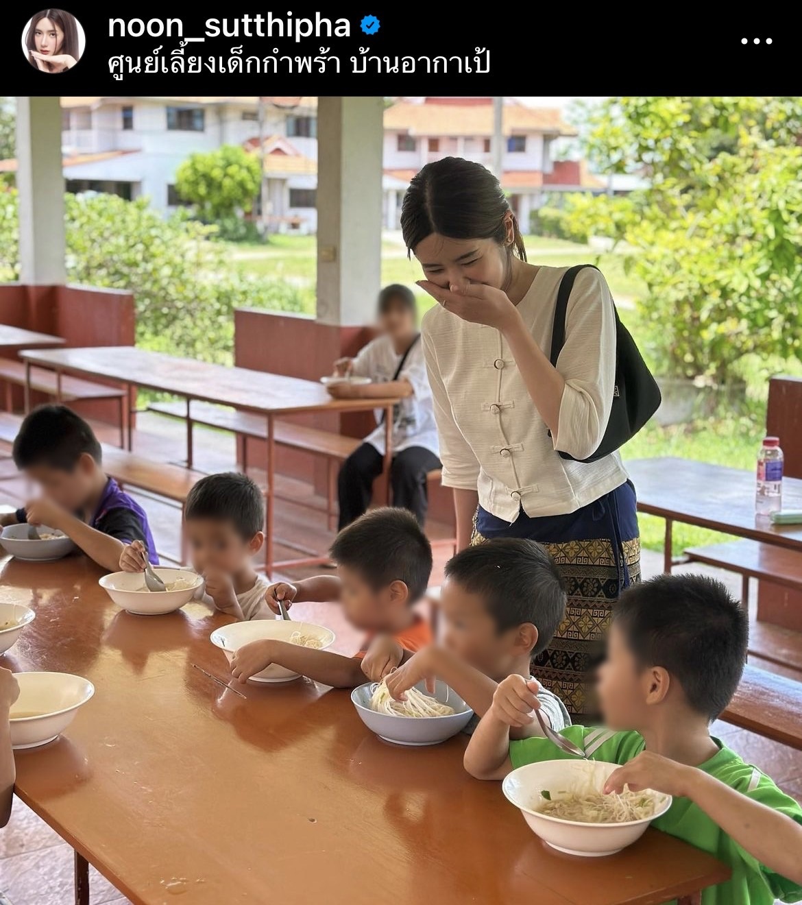 นุ่น สุทธิภา เลี้ยงอาหารเด็กๆ บอก ไม่ได้สร้างภาพ แต่ทำเป็นกิจวัตร นุ่น สุทธิภา เลี้ยงอาหารเด็กๆ บอก ไม่ได้สร้างภาพ แต่ทำเป็นกิจวัตร