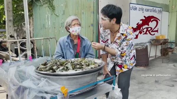 กอล์ฟ เบญจพล ใจบุญควักเงินช่วยเหลือประชาชน เพื่ออยากตอบแทนสังคม (มีคลิป)