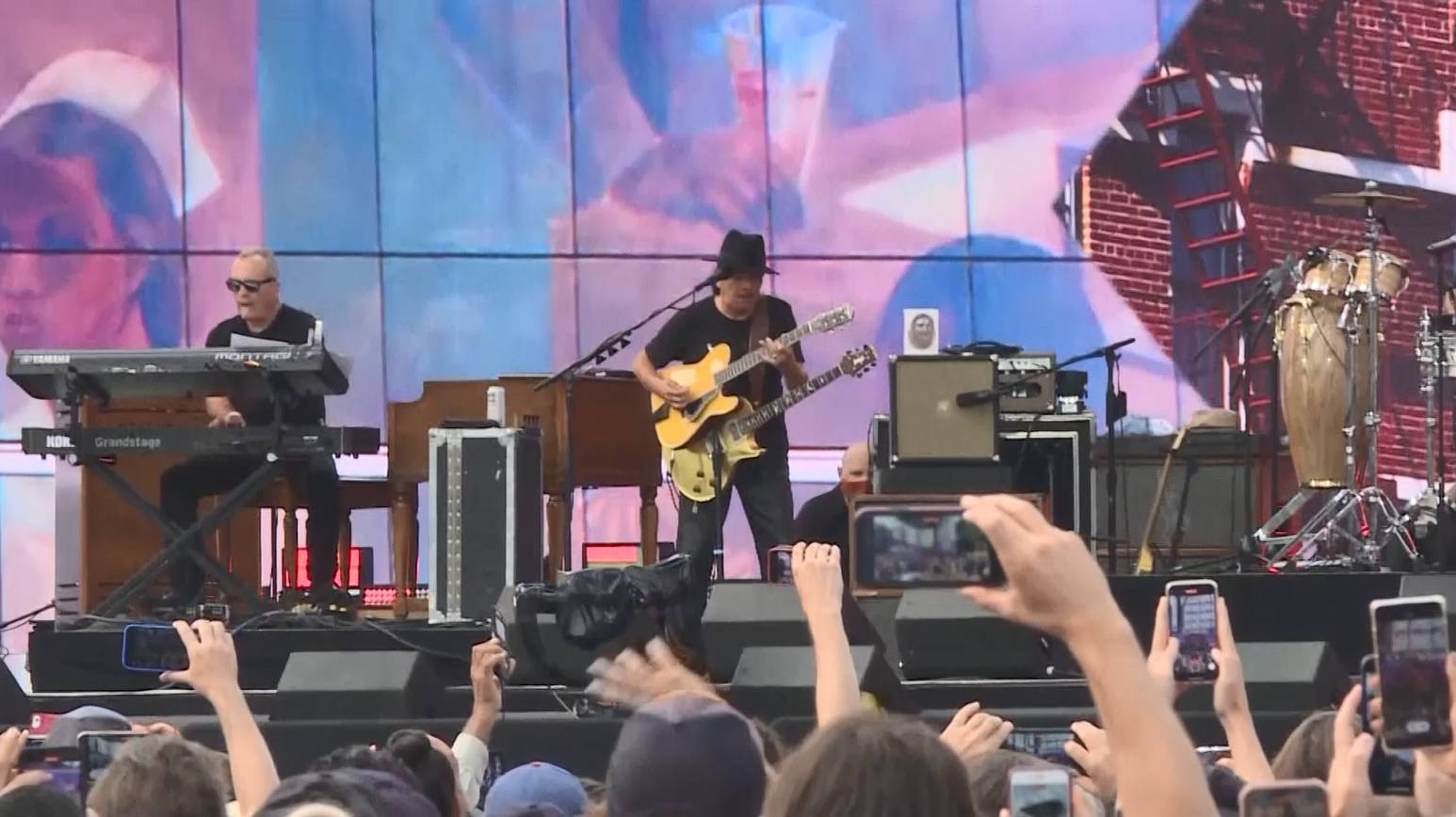 พายุเฮอริเคนเฮนรี่พ่นพิษใส่งาน We Love NYC: The Homecoming Concert พายุเฮอริเคนเฮนรี่พ่นพิษใส่งาน We Love NYC: The Homecoming Concert