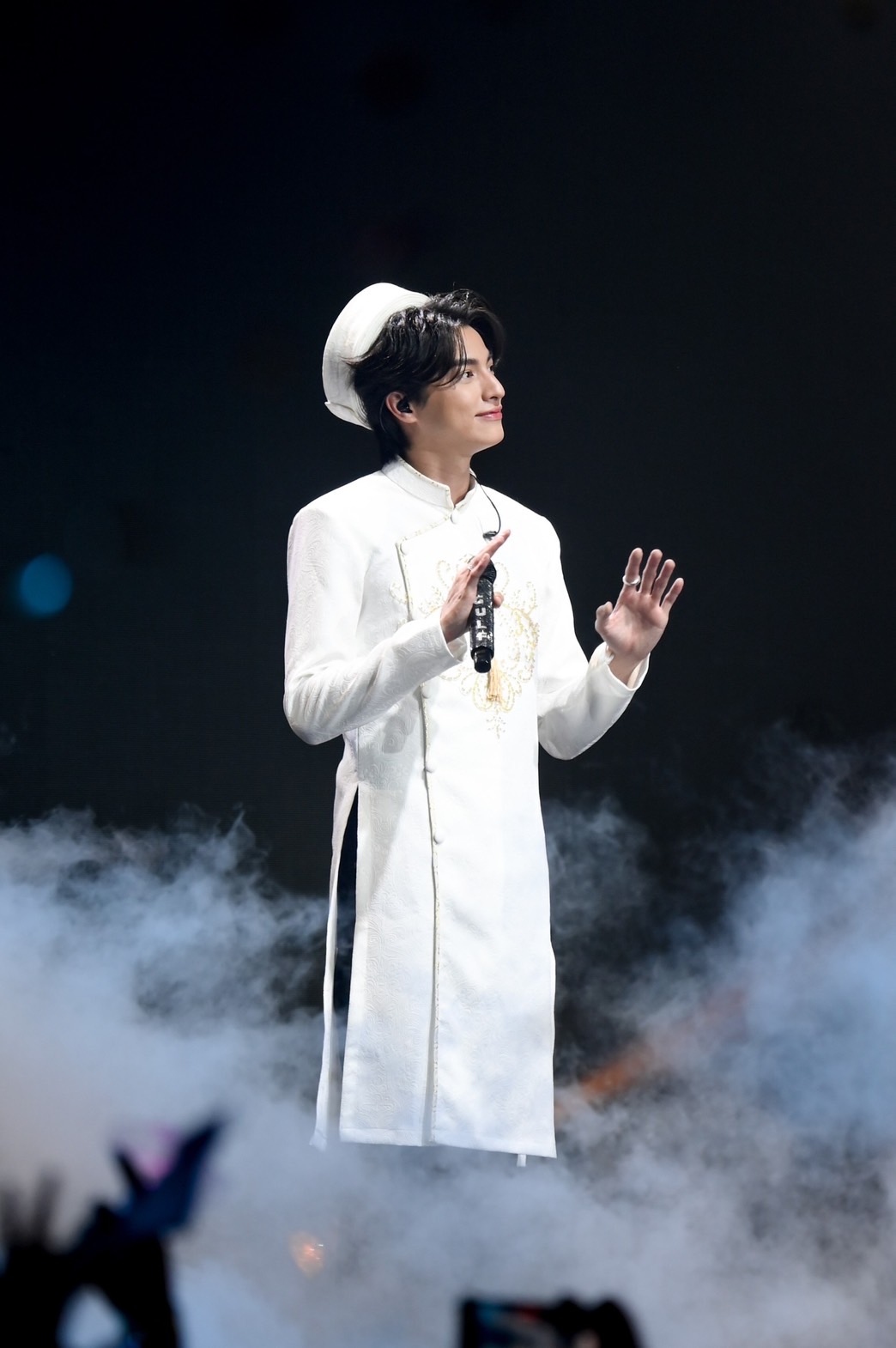 กลัฟ คณาวุฒิ จัดเต็มแฟนมีตติ้งที่เวียดนาม สร้างรอยยิ้มให้แฟนคลับกว่า 1500 ชีวิต กลัฟ คณาวุฒิ จัดเต็มแฟนมีตติ้งที่เวียดนาม สร้างรอยยิ้มให้แฟนคลับกว่า 1500 ชีวิต