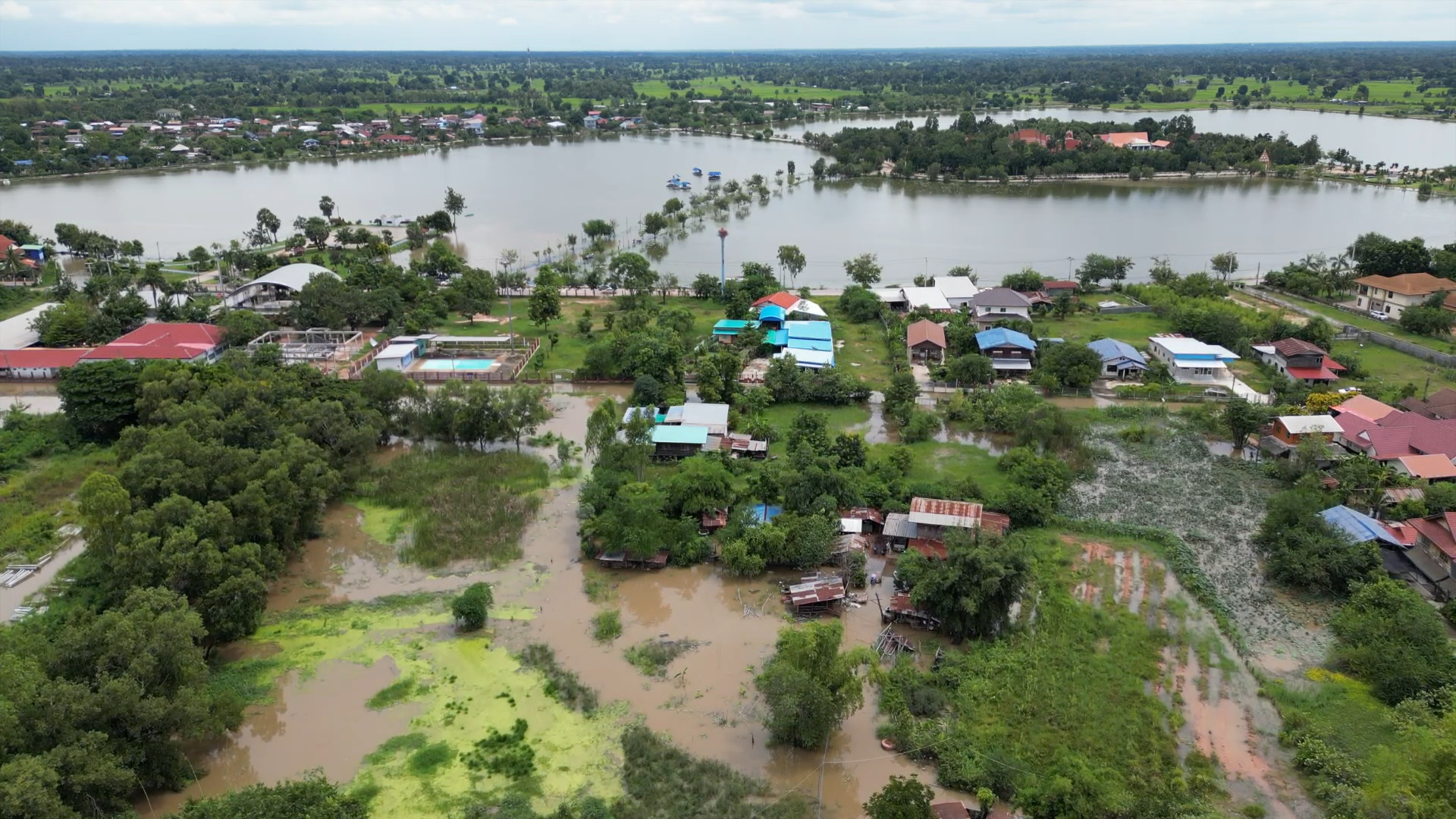 ขอนแก่นอ่วม! น้ำท่วมถนนสายเส้น หนักสุด อ.หนองสองห้อง ขอนแก่นอ่วม! น้ำท่วมถนนสายเส้น หนักสุด อ.หนองสองห้อง