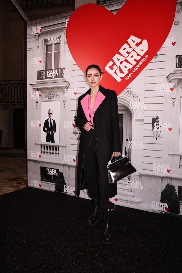 ปารีสลุคเป็นไฟ!! เมื่อ ‘ใหม่ ดาวิกา’ พบโมเดลตัวแม่ ‘คาร่า เดเลวีน’