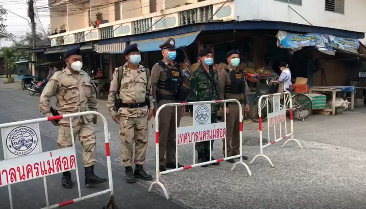 ตากปิดทางเข้า-ออก ชุมชนอิสลาม หลังพบคนติดโควิด-19