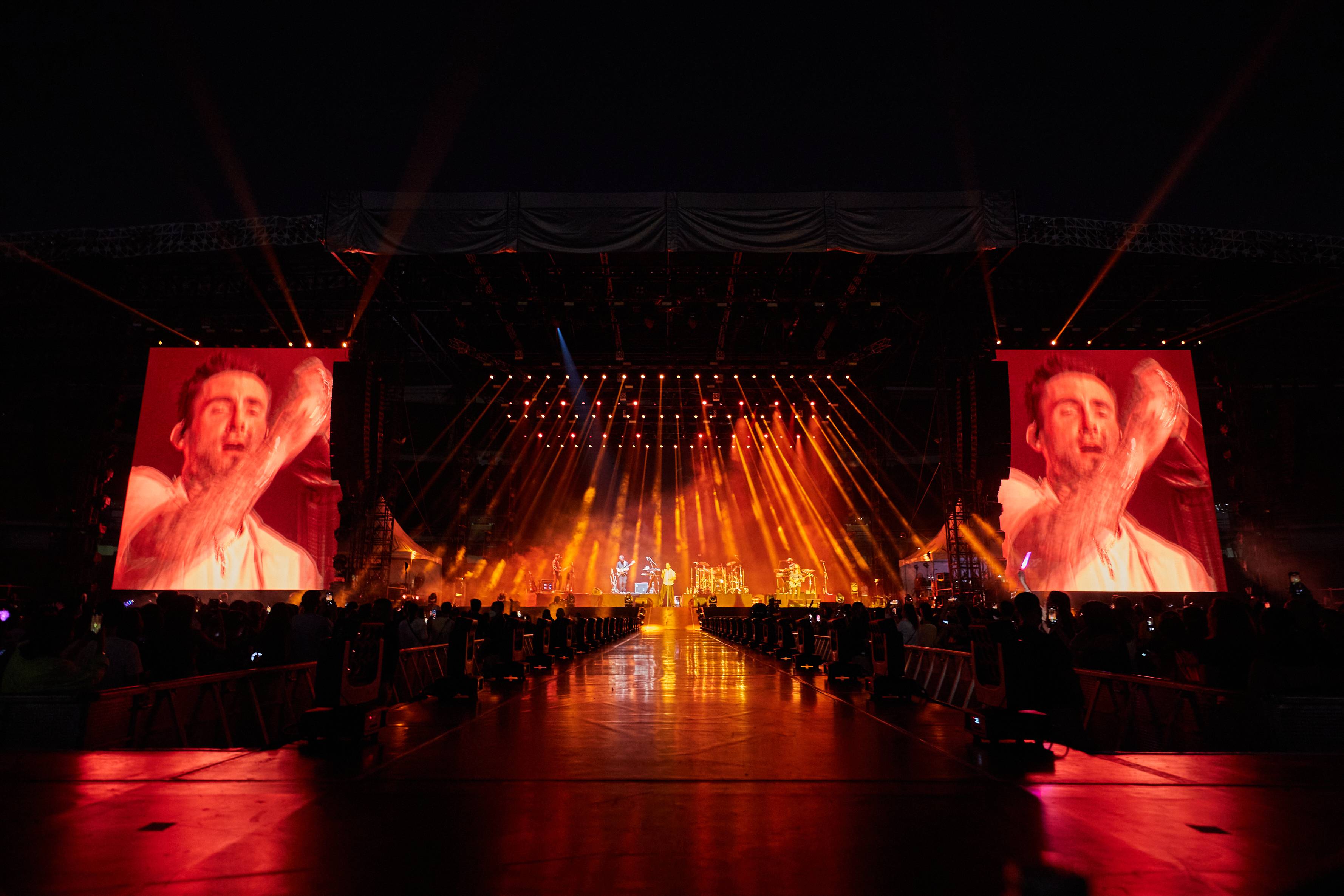 แฟนๆ ซูฮก!! ‘Adam Levine’ ท็อปฟอร์มในโชว์ Maroon 5 ครั้งที่ 6 ในไทย แฟนๆ ซูฮก!! ‘Adam Levine’ ท็อปฟอร์มในโชว์ Maroon 5 ครั้งที่ 6 ในไทย