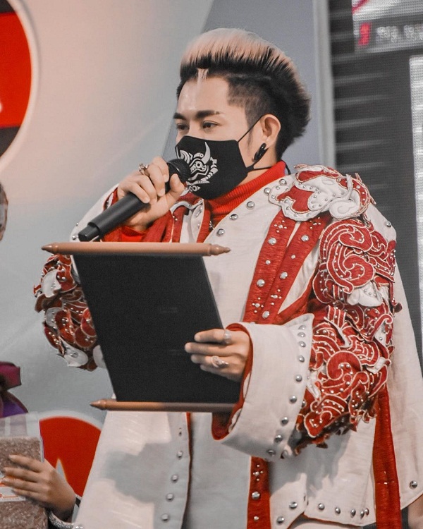 เก่ง ธชย รับ งานแน่น เผย ลุยยูทูปเป็นอีกหนึ่งช่องทางหารายรับ (มีคลิป) เก่ง ธชย รับ งานแน่น เผย ลุยยูทูปเป็นอีกหนึ่งช่องทางหารายรับ (มีคลิป)