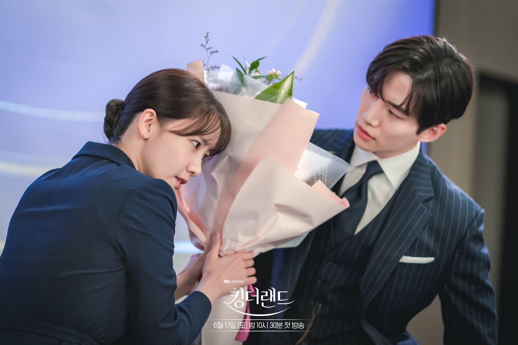 เปิดภาพสุดหวาน อีจุนโฮ-ยุนอา เคมีสุดฟิน ใครดูแล้วก็ต้องเขินตาม เปิดภาพสุดหวาน อีจุนโฮ-ยุนอา เคมีสุดฟิน ใครดูแล้วก็ต้องเขินตาม