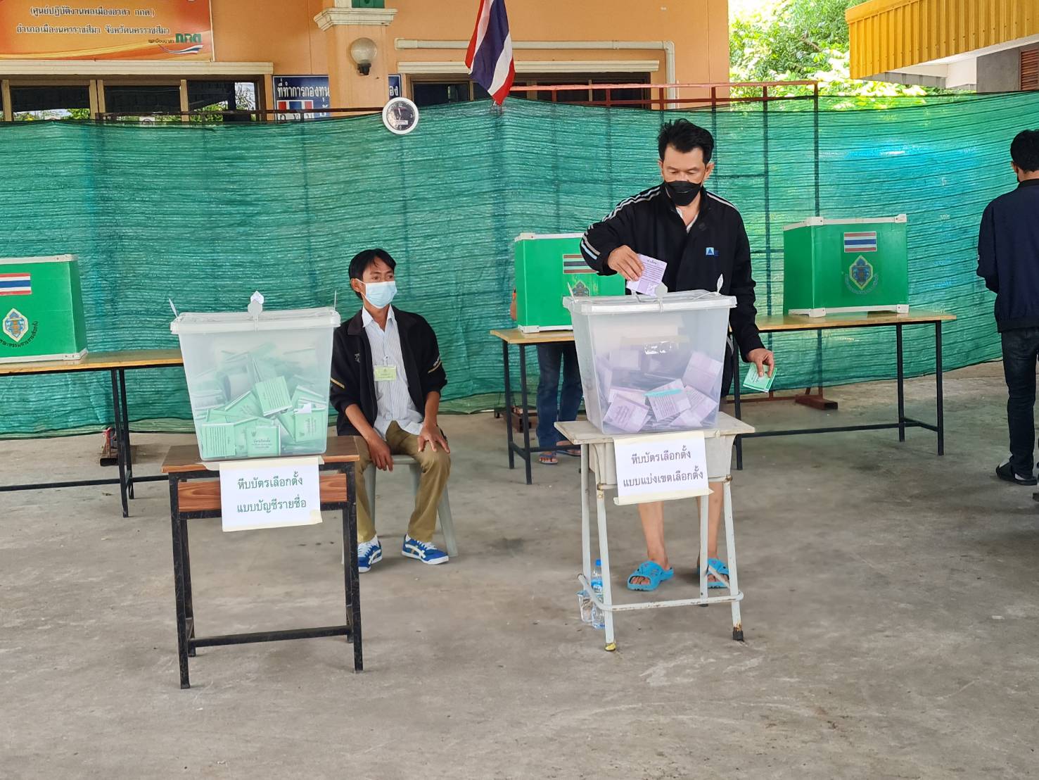 เลือกตั้ง 2566 ชาวโคราชแห่ใช้สิทธิเลือกตั้งคึกคัก กกต.คาดเกิน 75% แน่นอน