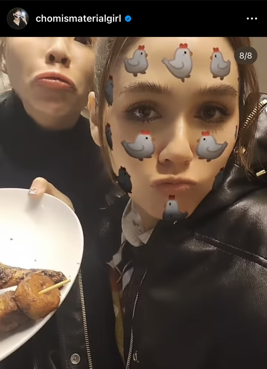 ชมพู่ อารยา ทานอาหารกับเพื่อนรัก พลอย ชวพร ลั่น! ไก่กุ๊กๆ