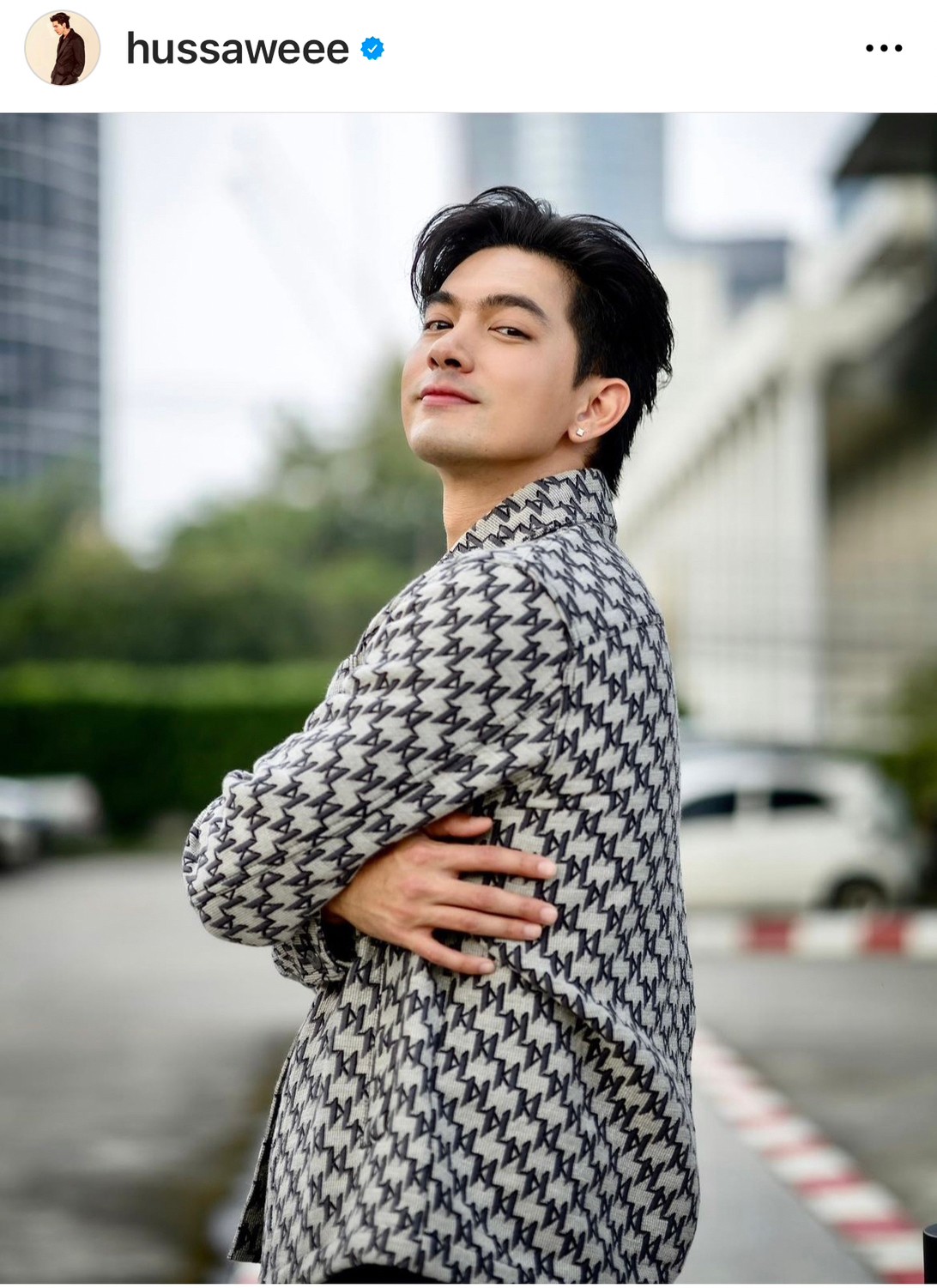 เข้ม หัสวีร์ เผยสาเหตุเดือดจัด หลังมีแฟนคลับบุกบ้านที่ต่างจังหวัด เข้ม หัสวีร์ เผยสาเหตุเดือดจัด หลังมีแฟนคลับบุกบ้านที่ต่างจังหวัด