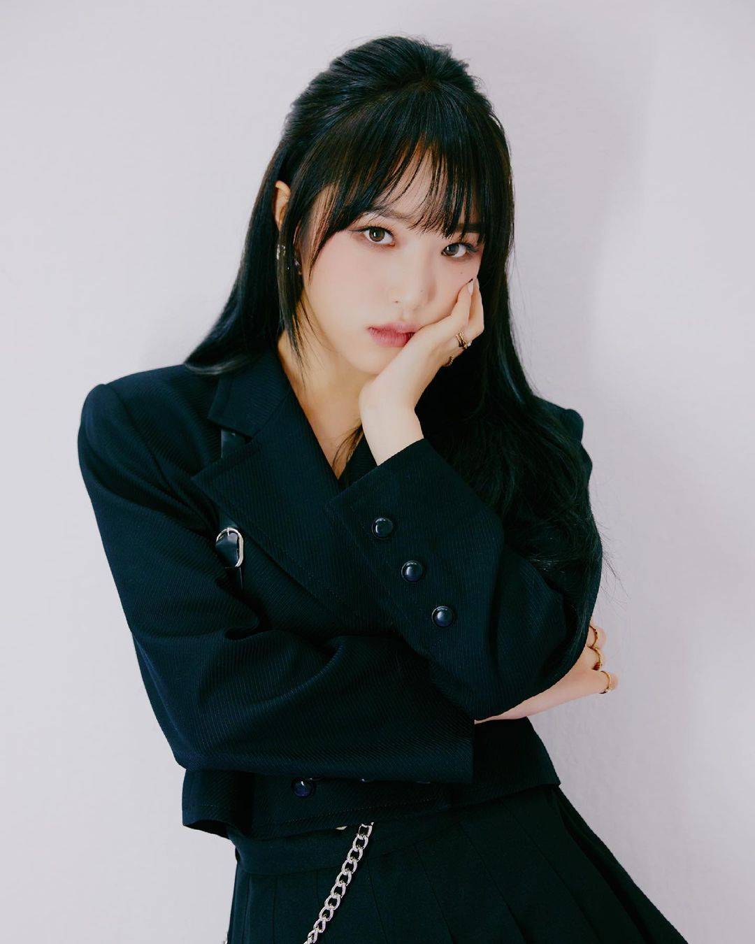 ชเวเยนา อดีตสมาชิกวง IZ*ONE โต้ข่าวใช้เส้นผู้บริหารสร้างชื่อในวงการบันเทิง ชเวเยนา อดีตสมาชิกวง IZ*ONE โต้ข่าวใช้เส้นผู้บริหารสร้างชื่อในวงการบันเทิง