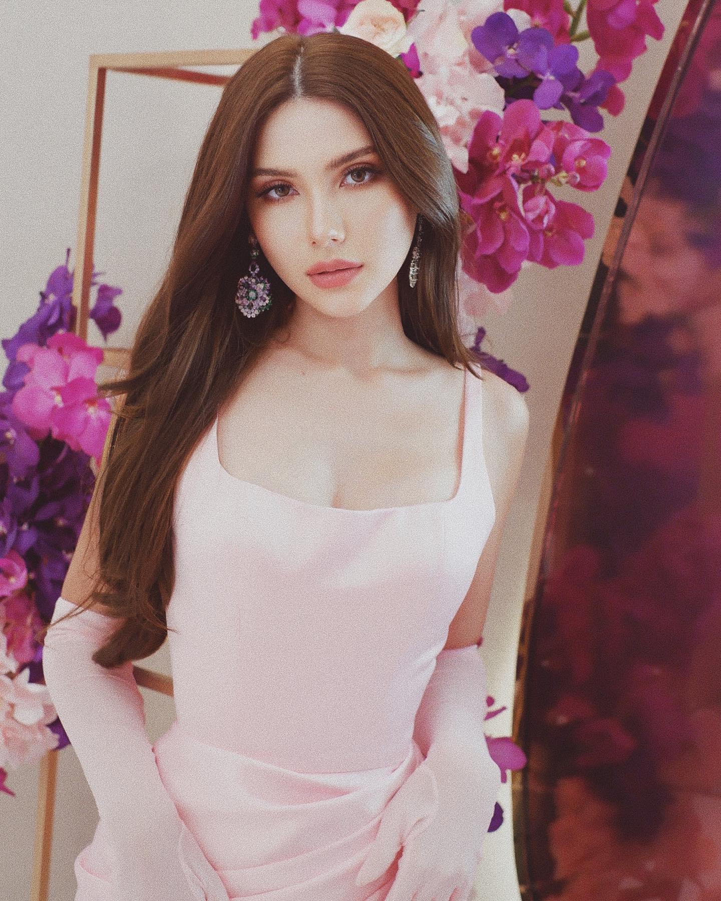  ซาร่า คาซิงกินี ประกาศตามหากระเป๋า คาดลืมไว้บนเครื่องบิน