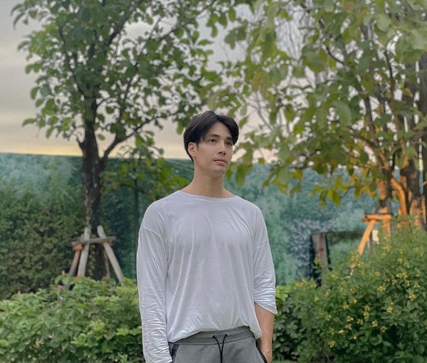 เด่นคุณ - แกรนด์ลงมือทำข้าวกล่อง แจกแคมป์คนงาน 200 กล่อง (มีคลิป) เด่นคุณ - แกรนด์ลงมือทำข้าวกล่อง แจกแคมป์คนงาน 200 กล่อง (มีคลิป)