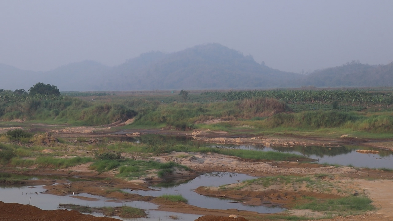 เลยส่อวิกฤตแล้ง! น้ำโขง เชียงคาน-ปากชม แห้งขอด