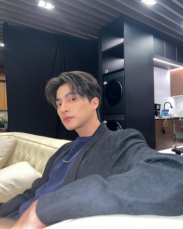“กลัฟ คณาวุฒิ” บริจาคเงิน 1 แสนบาท ให้กับสามมูลนิธิ (มีคลิป)         