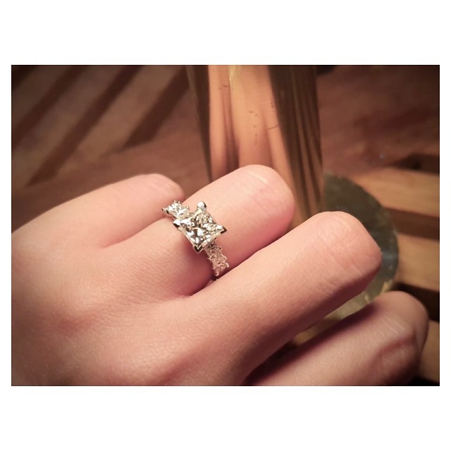  ปุยฝ้าย ณัฎฐพัชร์ โพสต์ภาพโชว์แหวนหมั้น ขอบคุณ บอย พิษณุ ผู้อยู่เบื้องหลังครั้งนี้