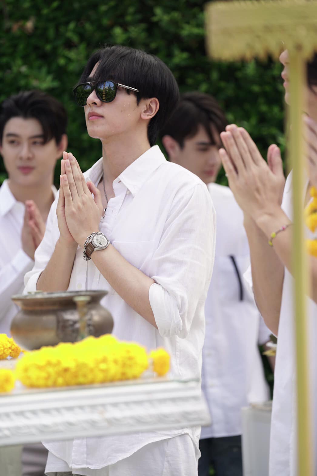 กองทัพ พีค เตรียมคัมแบ็คงานเพลง หลังปีที่ผ่านมาป่วย ปัดพ่อหวง (มีคลิป) กองทัพ พีค เตรียมคัมแบ็คงานเพลง หลังปีที่ผ่านมาป่วย ปัดพ่อหวง (มีคลิป)
