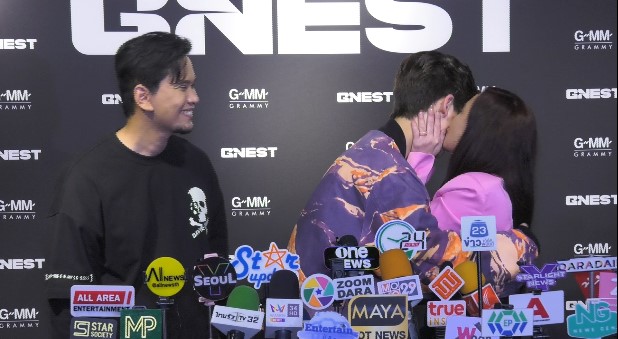 แมว จิรศักดิ์-นิโคล สุดภูมิใจ หลังเห็น ทิกเกอร์ เดบิวต์เป็นศิลปินได้สำเร็จ แมว จิรศักดิ์-นิโคล สุดภูมิใจ หลังเห็น ทิกเกอร์ เดบิวต์เป็นศิลปินได้สำเร็จ