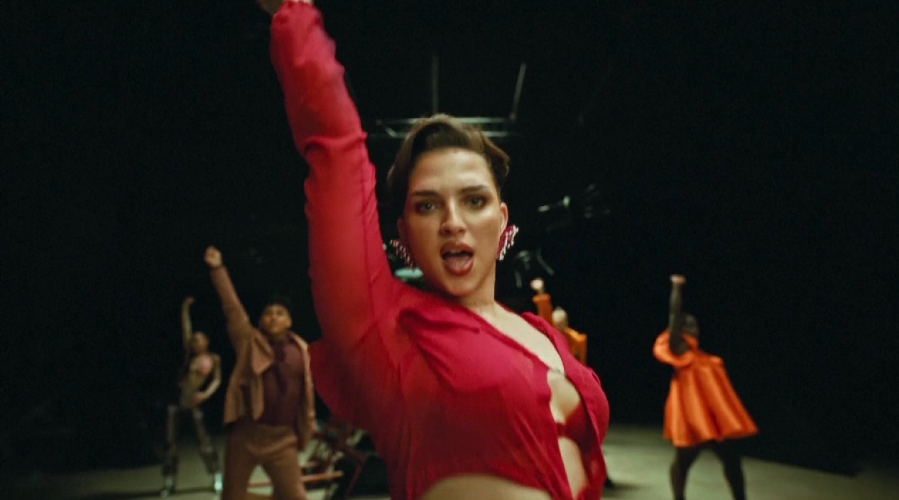  “Mae Muller” ตัวแทนประเทศอังกฤษหวังได้อันดับสูง ใน  “Eurovision 2023”