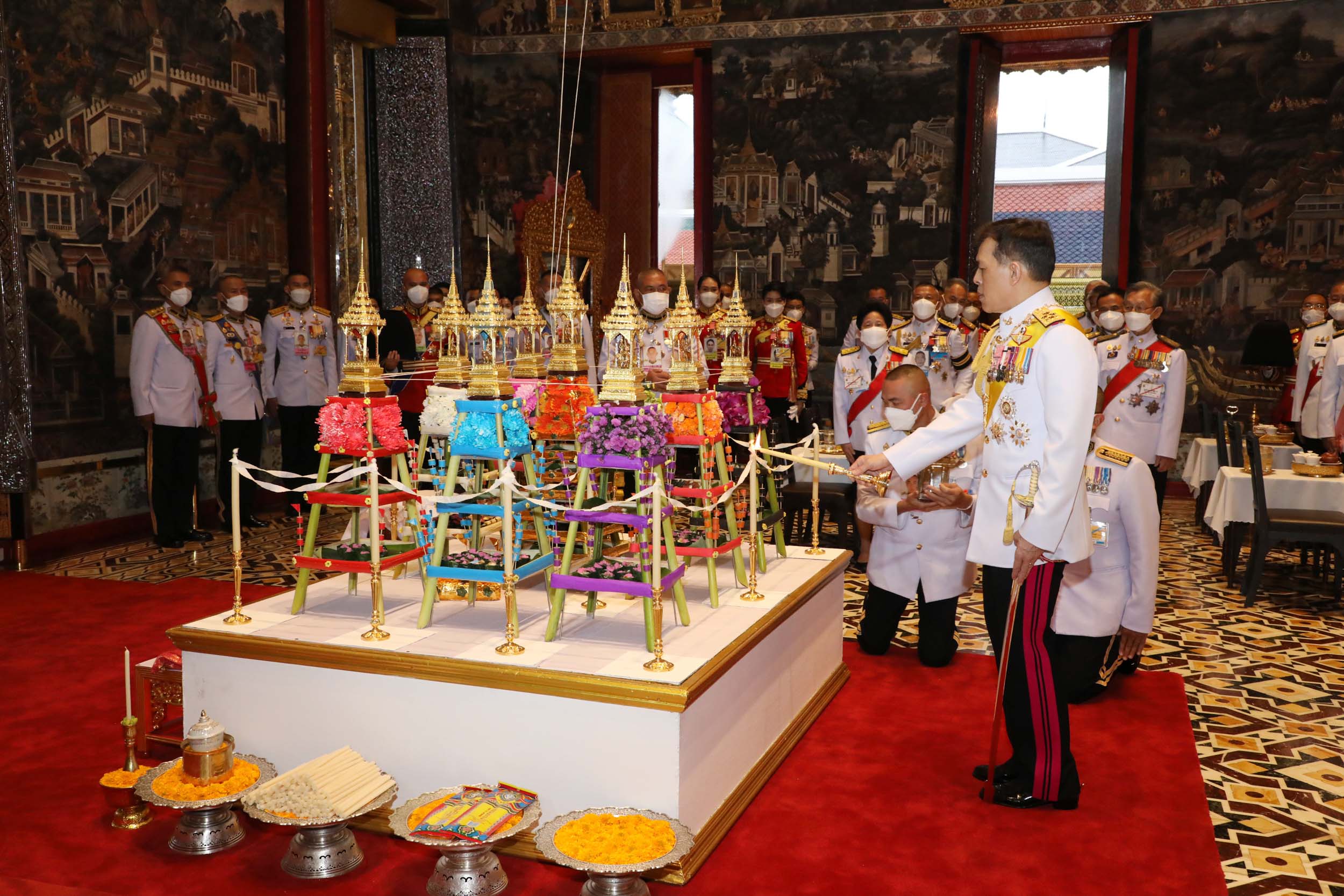 ในหลวง เสด็จฯพระราชพิธีมหามงคลเฉลิมพระชนมพรรษา 90 พรรษา สมเด็จพระพันปีหลวง