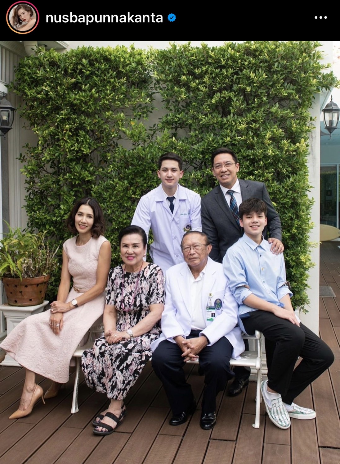 นุสบา สุดภาคภูมิใจ ลูกชาย รับเสื้อกาวน์ นุสบา สุดภาคภูมิใจ ลูกชาย รับเสื้อกาวน์