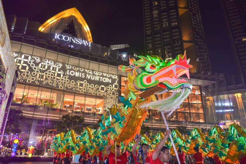 ตรุษจีนไอคอนสยาม ครบรสทั้ง กิน-เที่ยว-ช็อป สักการะเทพเจ้าเปลี่ยนใจ ตรุษจีนไอคอนสยาม ครบรสทั้ง กิน-เที่ยว-ช็อป สักการะเทพเจ้าเปลี่ยนใจ