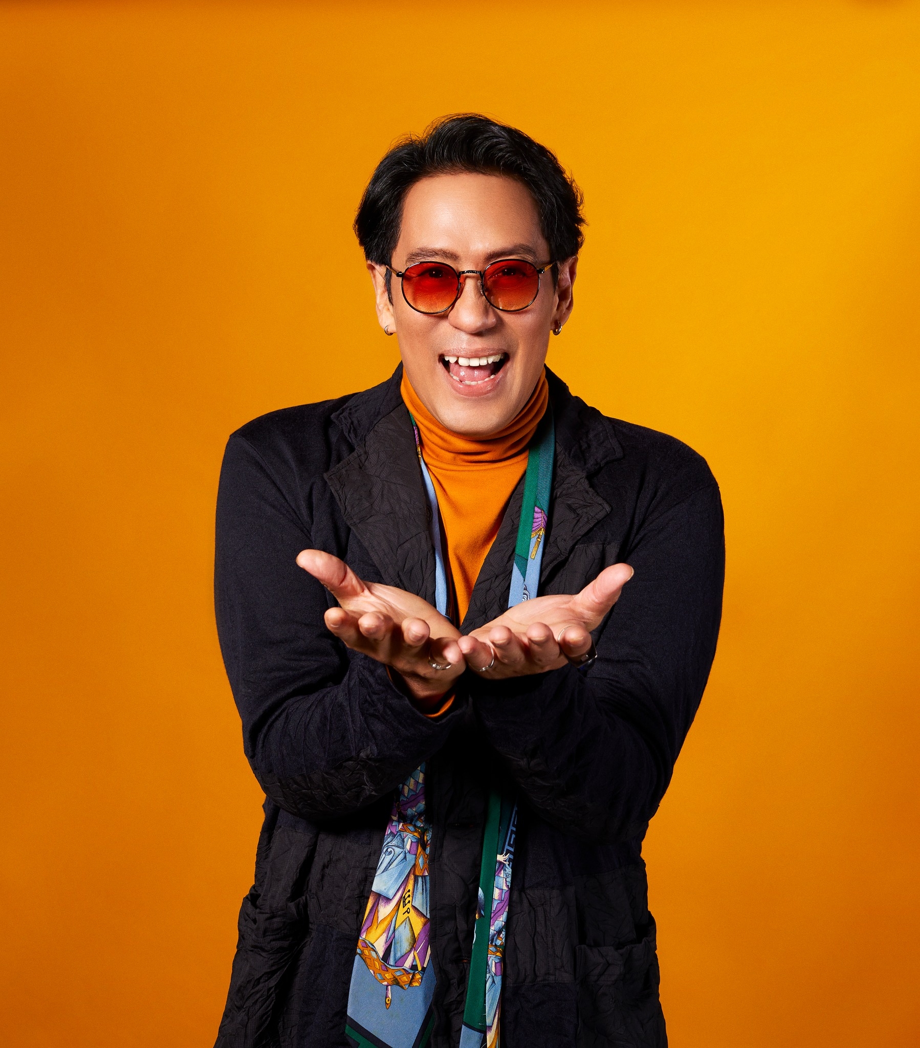 หล่อไม่เปลี่ยน!! เบิร์ด ธงไชย ลงภาพปกเพลง สบาย สบาย จนวันนั้น จนถึงวันนี้... หล่อไม่เปลี่ยน!! เบิร์ด ธงไชย ลงภาพปกเพลง สบาย สบาย จนวันนั้น จนถึงวันนี้...