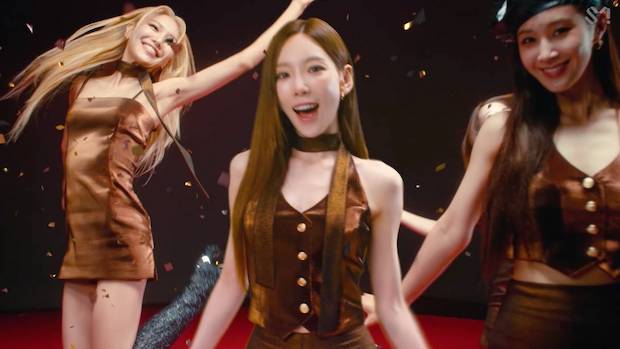 แม่มาตามนัด!! Girls’ Generation ปล่อยเอ็มวีเพลงเอกอัลบั้มฉลองเดบิวต์ 15 ปี แม่มาตามนัด!! Girls’ Generation ปล่อยเอ็มวีเพลงเอกอัลบั้มฉลองเดบิวต์ 15 ปี