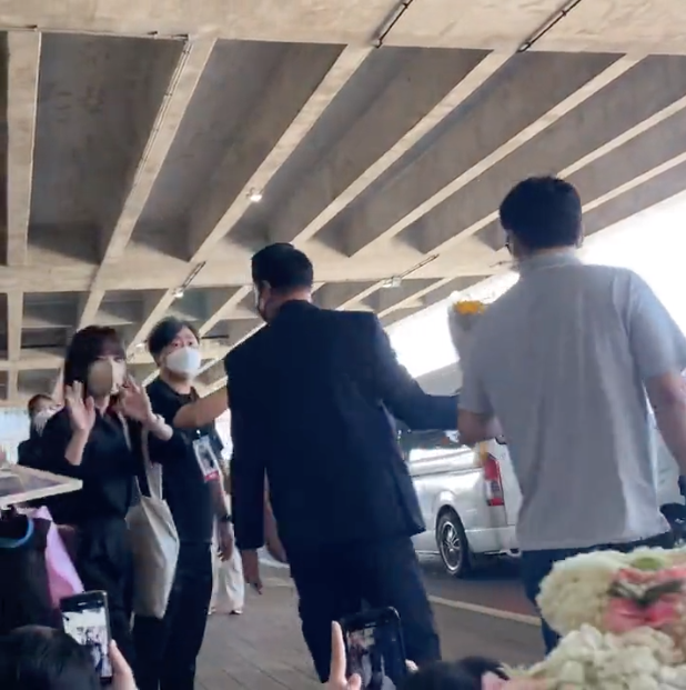 ถึงไทยแล้ว!! ‘พัคอึนบิน’ นางเอก ‘อูยองอู’ คิวต์ทะลุแมสก์ก่อนจัดแฟนมีต 5 พ.ย.นี้ ถึงไทยแล้ว!! ‘พัคอึนบิน’ นางเอก ‘อูยองอู’ คิวต์ทะลุแมสก์ก่อนจัดแฟนมีต 5 พ.ย.นี้