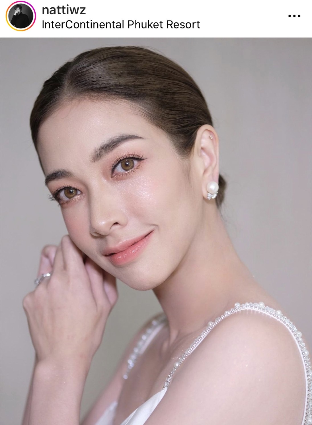 แป้ง อรจิรา ควงสามี ฉลองวิวาห์ริมทะเลสุดโรแมนติก 