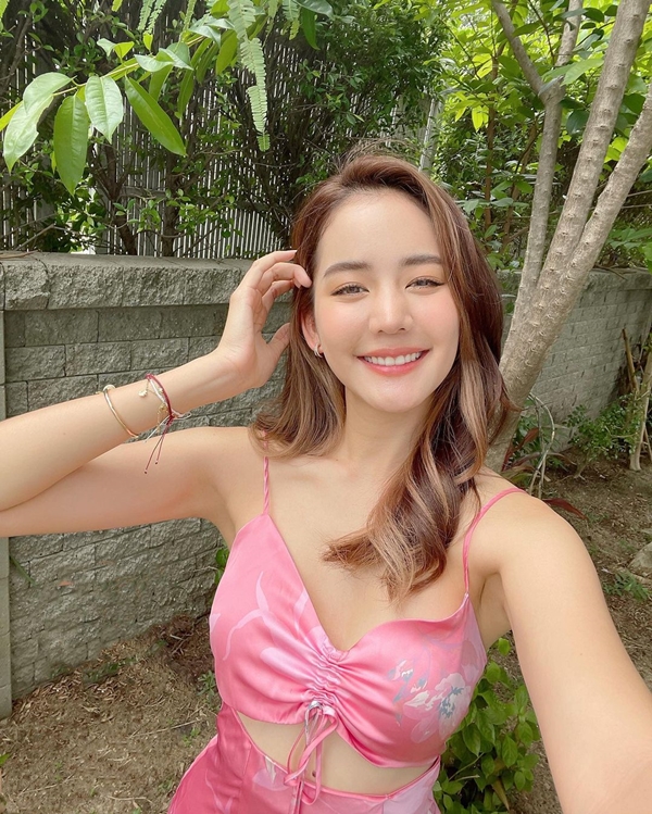 โบว์ เมลดา ชวนบริจาคขวดพลาสติกไปทำชุด PPE โบว์ เมลดา ชวนบริจาคขวดพลาสติกไปทำชุด PPE