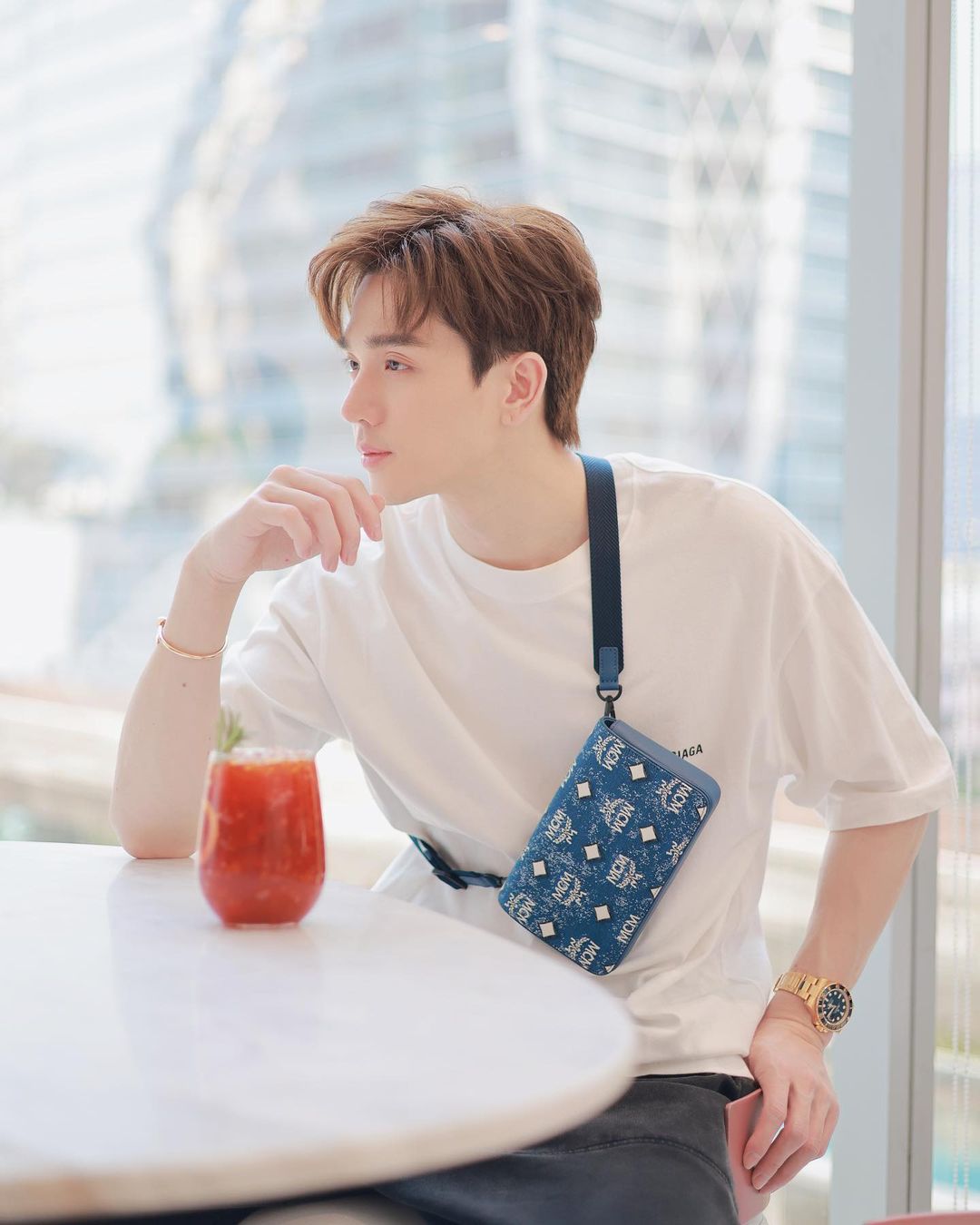 ชาวเน็ตถาม ตงตง กฤษกร เปิดตัวรักใหม่? หลังมีภาพดินเนอร์กับสาวสวย