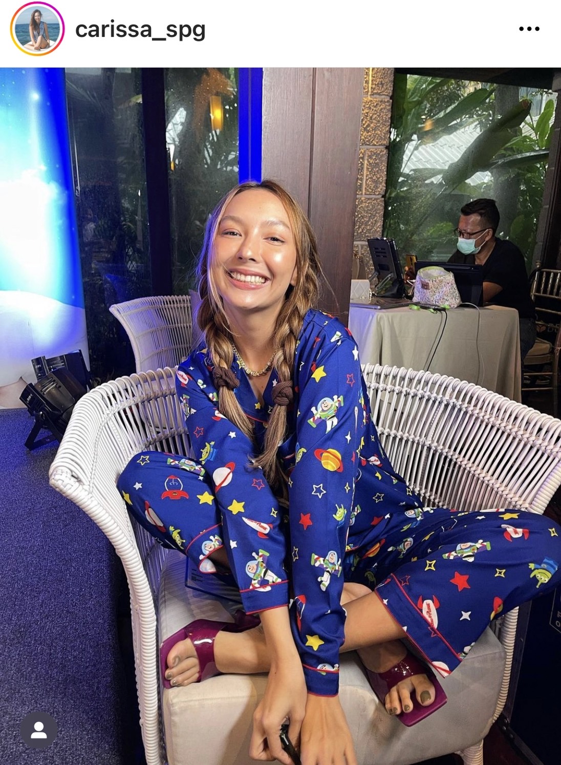 คาริสา  เล่าเหตุการณ์เข้าช่วยผู้ประสบภัยน้ำท่วมที่อุบลราชธานี 