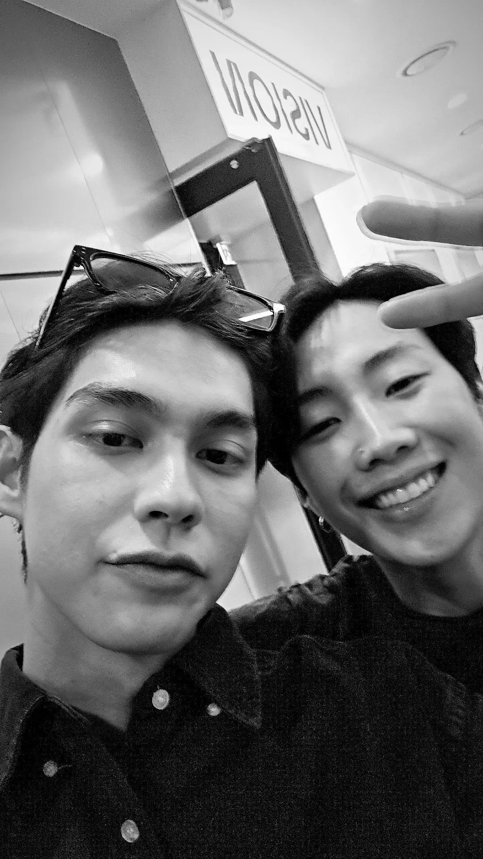 ไบรท์ แชะภาพคู่แรปเปอร์ชือดัง เจย์ปาร์ค แฟนๆลุ้น สปอยอะไรหรือเปล่า? ไบรท์ แชะภาพคู่แรปเปอร์ชือดัง เจย์ปาร์ค แฟนๆลุ้น สปอยอะไรหรือเปล่า?