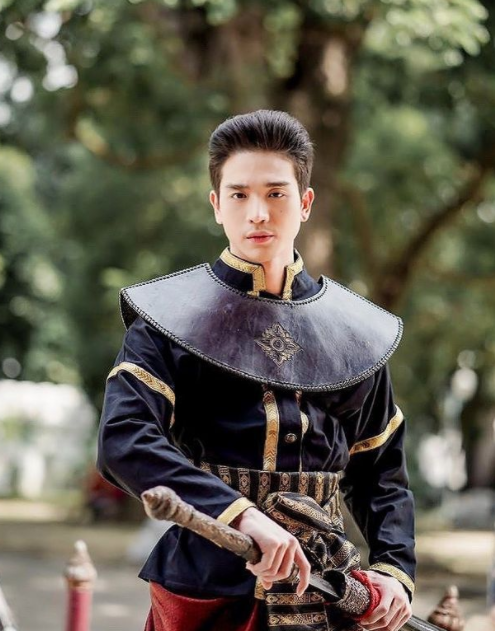 'เบสท์ คำสิงห์' เคลียร์ดราม่าชาวเน็ตสงสัยคบซ้อนแฟนเก่าพร้อม 'ตงตง'