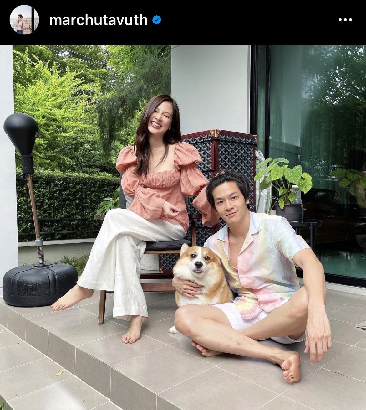 มาร์ช หอบดอกไม้มอบให้ ใบเฟิร์น กลางดึกเป็นของขวัญวันเกิด มาร์ช หอบดอกไม้มอบให้ ใบเฟิร์น กลางดึกเป็นของขวัญวันเกิด