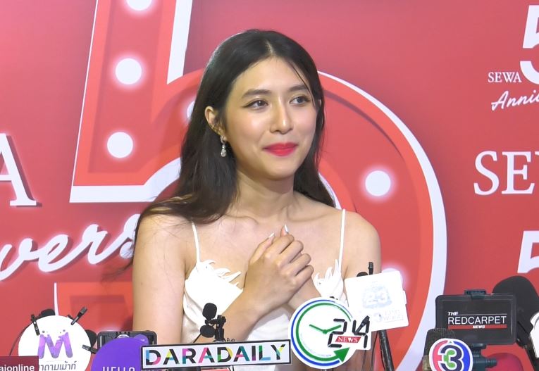 มิว นิษฐา หลุดโป๊ะ! เต้ย จรินทร์พร มีแฟนแล้ว รู้ว่าเป็นใคร แต่ไม่เคยเจอ มิว นิษฐา หลุดโป๊ะ! เต้ย จรินทร์พร มีแฟนแล้ว รู้ว่าเป็นใคร แต่ไม่เคยเจอ