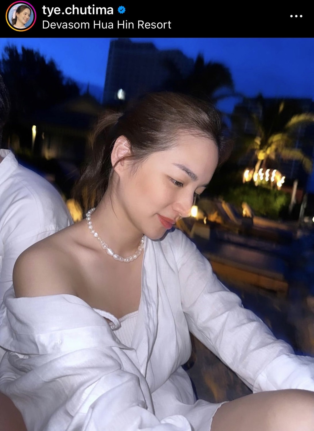 “ต่าย ชุติมา”  ยืนยันแค่เพื่อน หลังลงรูปติดไหล่ชายหนุ่มปริศนา