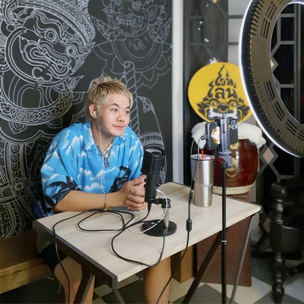 “เก่ง ธชย” พูดเต็มปากเพลง “น้ำตาทศกัณฐ์” เลี้ยงคนในค่าย (มีคลิป)