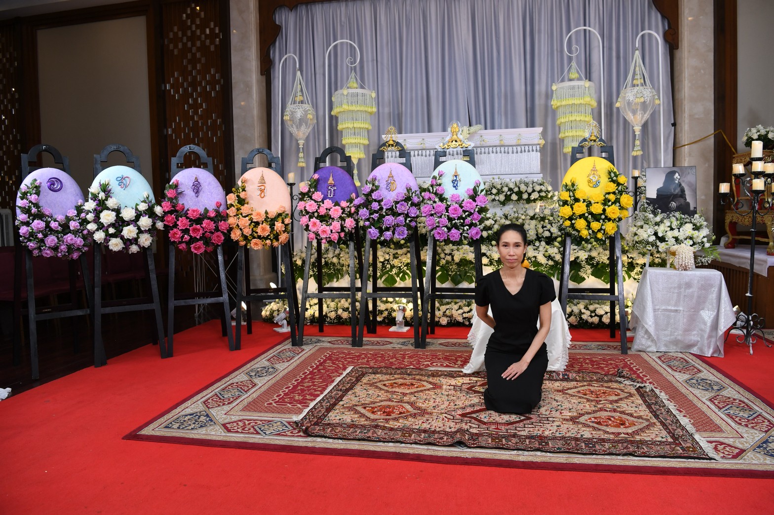 บรรยากาศพิธีสวดอภิธรรม หม่อมหลวงพันธุ์เทวนพ เทวกุล คืนที่สอง บรรยากาศพิธีสวดอภิธรรม หม่อมหลวงพันธุ์เทวนพ เทวกุล คืนที่สอง