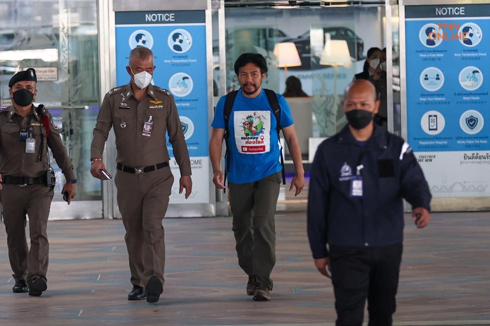 หมอสองหายตัว เปิดภาพล่าสุดสดจากสนามบิน เดินทางถึงไทยแล้ว หมอสองหายตัว เปิดภาพล่าสุดสดจากสนามบิน เดินทางถึงไทยแล้ว