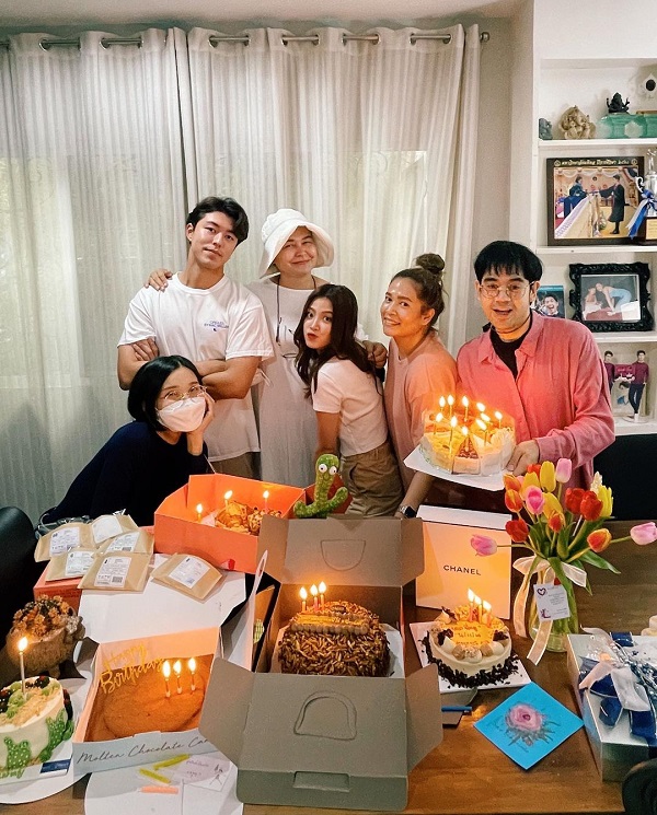 ใบเฟิร์น ยืนยัน ไม่ใช่นางเอกเทกองละคร ไร้ปัญหาเรื่องคิวงาน (มีคลิป) ใบเฟิร์น ยืนยัน ไม่ใช่นางเอกเทกองละคร ไร้ปัญหาเรื่องคิวงาน (มีคลิป)