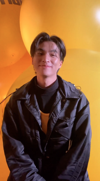 กลัฟ คณาวุฒิ - จองอิลอู'!! หล่อคูลกระทบไหล่ชมแฟชั่นโชว์ Onitsuka Tiger ที่มิลาน