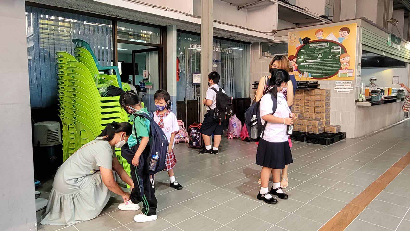 บรรยากาศเปิดเทอมวันแรก โรงเรียนพญาไท คึกคักตั้งแต่เช้า! บรรยากาศเปิดเทอมวันแรก โรงเรียนพญาไท คึกคักตั้งแต่เช้า!