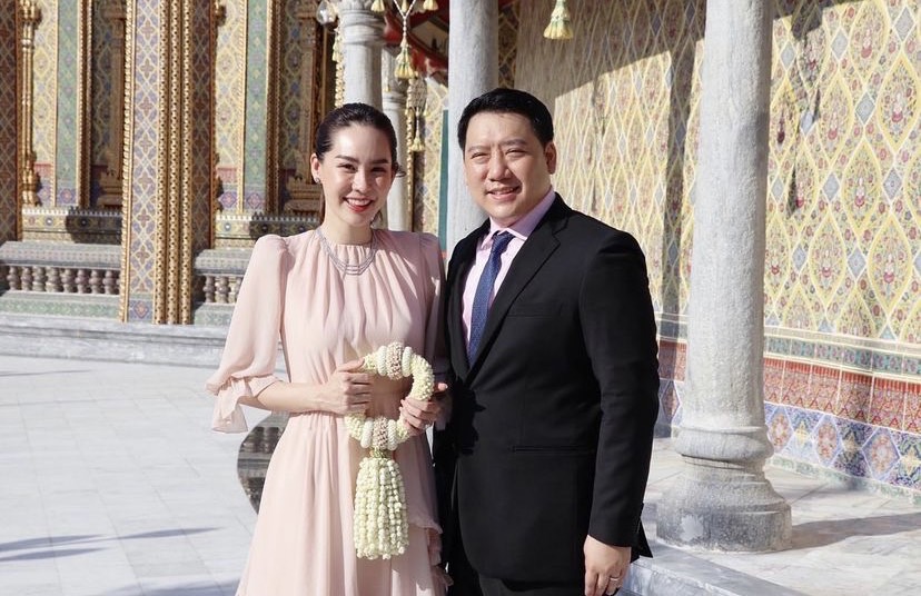 นุ้ย สุจิรา รีวิวชีวิตจริง!! ต้องนอนกับ ปอนด์ สามี แถมไม่ยอมแยกห้อง นุ้ย สุจิรา รีวิวชีวิตจริง!! ต้องนอนกับ ปอนด์ สามี แถมไม่ยอมแยกห้อง