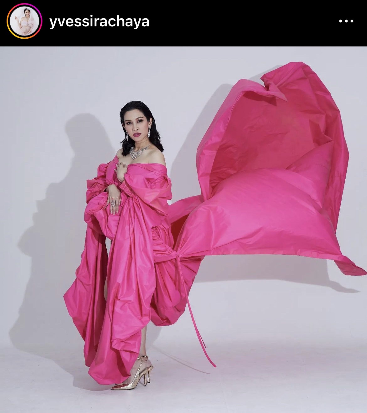 อี๊ฟ พุทธธิดา เขียนบันทึกสุดซึ้ง ก่อนคลอดลูกสาว อี๊ฟ พุทธธิดา เขียนบันทึกสุดซึ้ง ก่อนคลอดลูกสาว