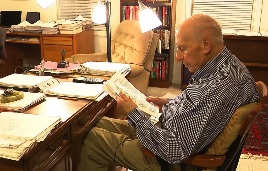 ไม่มีใครแก่เกินเรียน... คุณพี่วัย 89 พึ่งสำเร็จการศึกษาปริญญาเอกสาขาฟิสิกส์