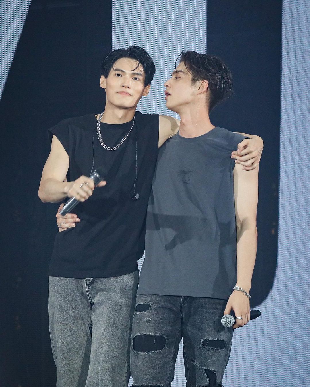 บรรยากาศเต็มอิ่มความฟิน กับคอนเสิร์ตคู่ครั้งแรกของ ไบร์ท-วิน  (มีคลิป)